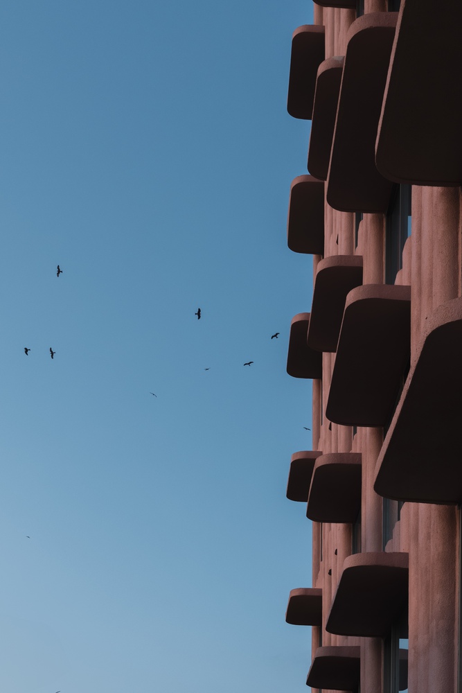 вид на фасад снизу Satguru’s Rendezvous