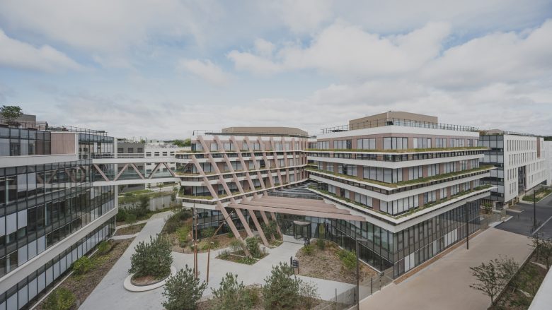 вид на всю территорию Campus Lidl France