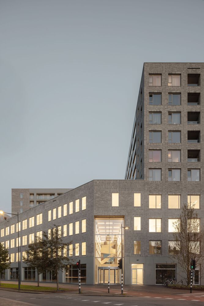 вид на здание с торца 5TRACKS