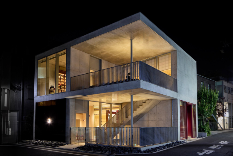 вид на здание с улицы Jacques Marie Mage Store