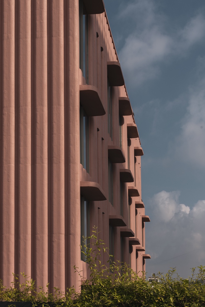 вид на здание сбоку Satguru’s Rendezvous