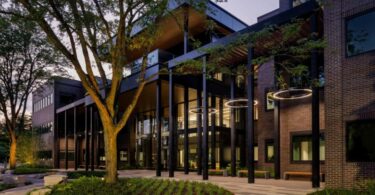 вид с улицы компании Sarnova