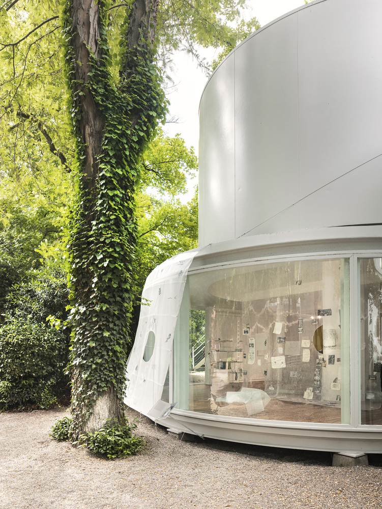 вид с улицы Korean Pavilion