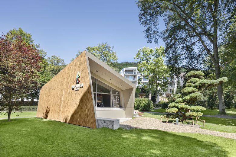 вид с улицы со стороны на павильон BOTANICA ALEA PARK