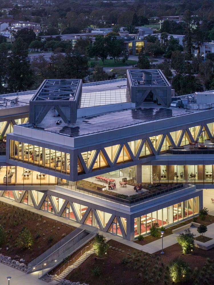 вид здания Claremont McKenna College