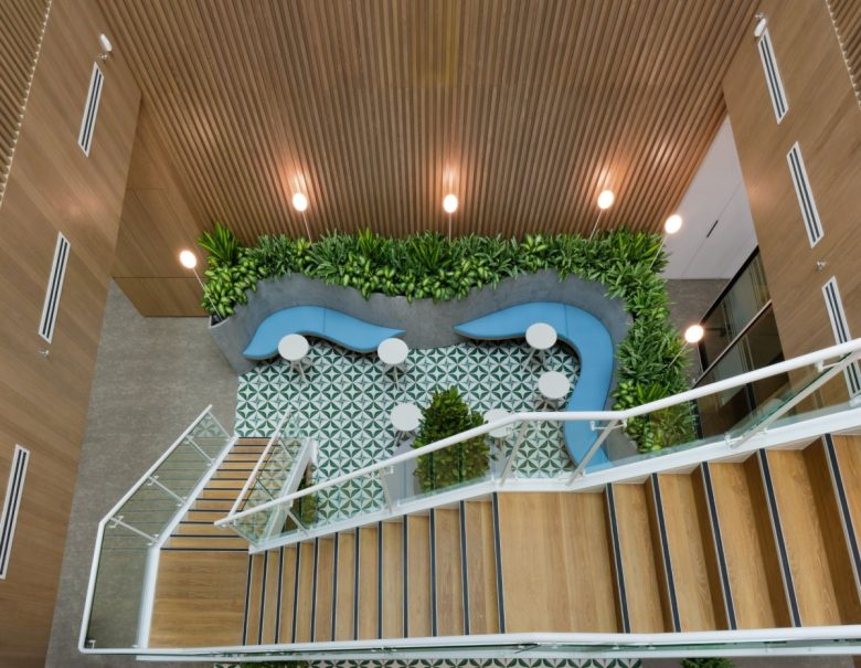 вид сверху на холл Ørsted Offices