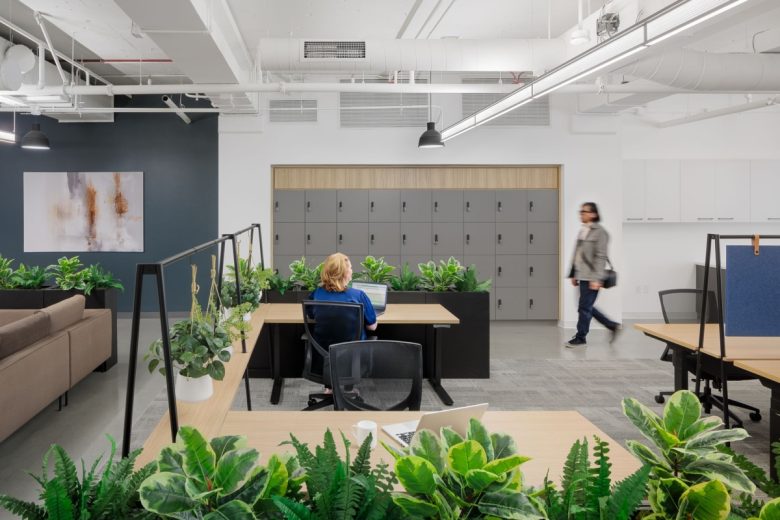 вид сзади рабочего места 180 Howard