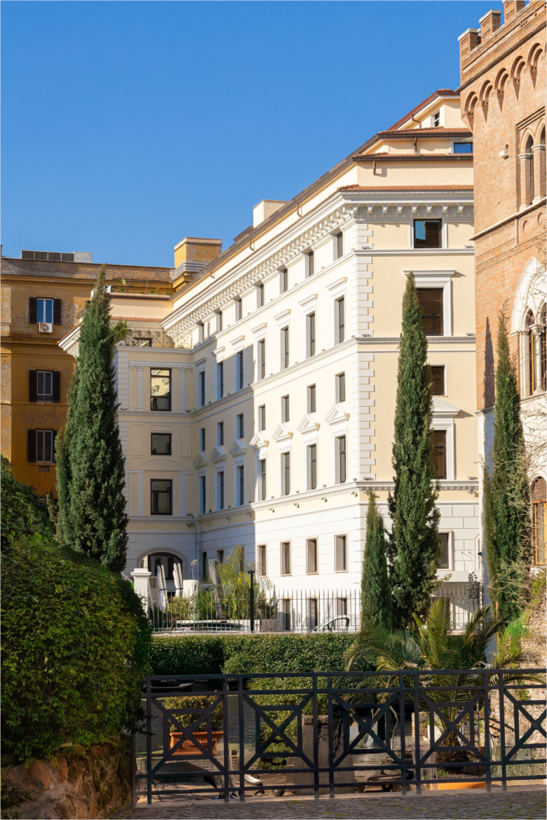 вид здания с улицы art’otel Rome Piazza Sallustio