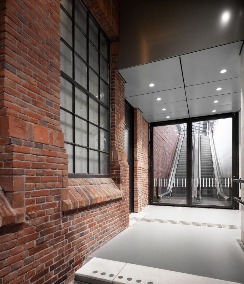 выход к эскалатору Eurostar UK Terminal