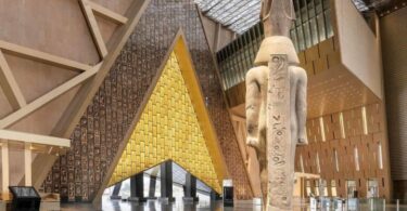 выставочный зал Grand Egyptian Museum