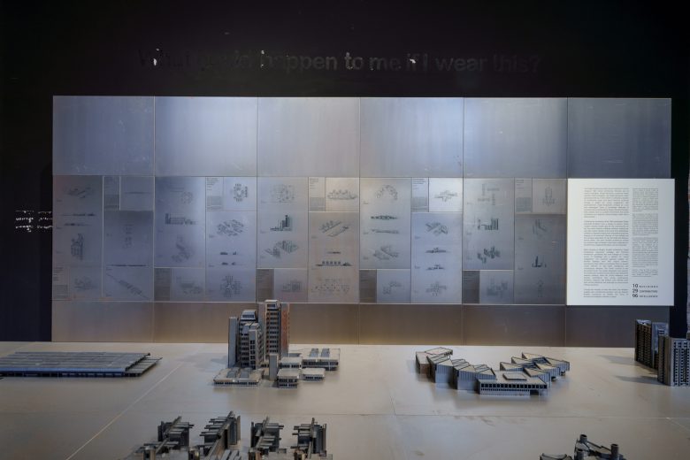 выставочный зал с моделями домов North Macedonia Pavilion 2025