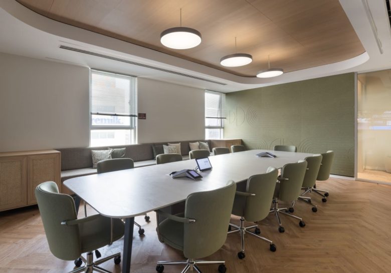 зал переговоров Confidential Client Offices