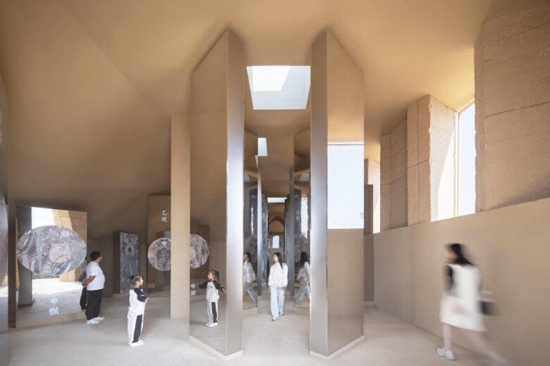 зал с интересными перегородками Revitalization of The Relic Site of Yongle Palace