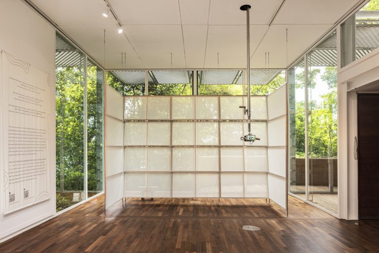 зал со стойкой Korean Pavilion