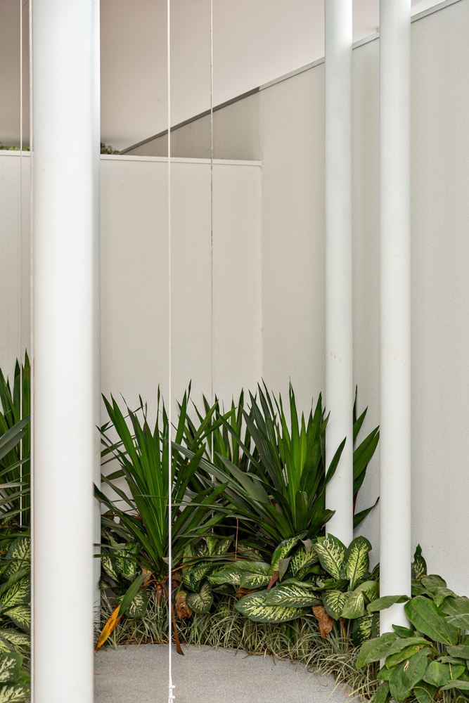 зелень у павильона Pavilion Tess