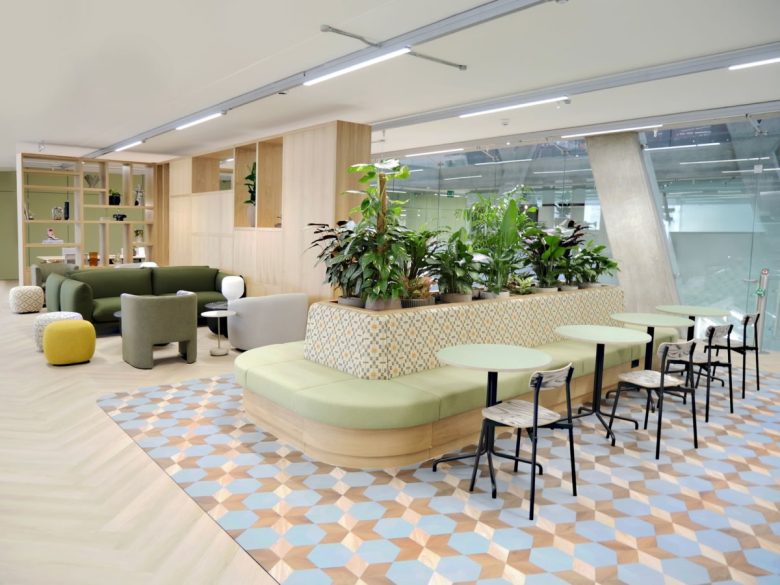 зона кафе Studio Y сбоку