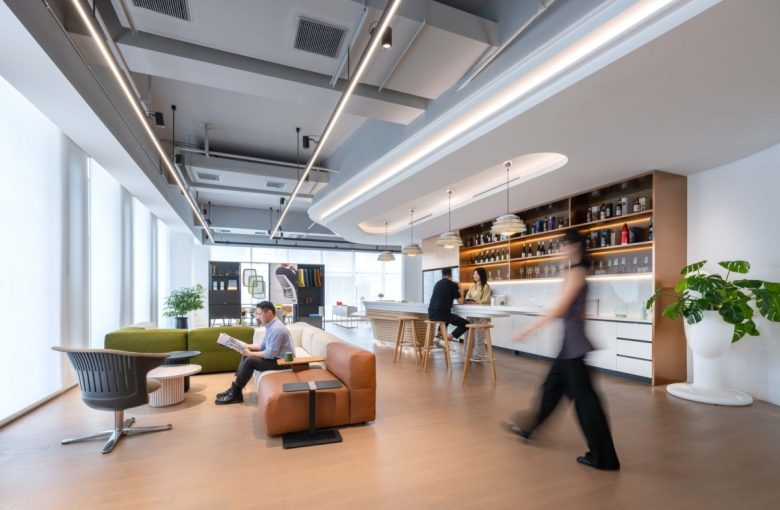 зона кухни Steelcase Offices and Showroom