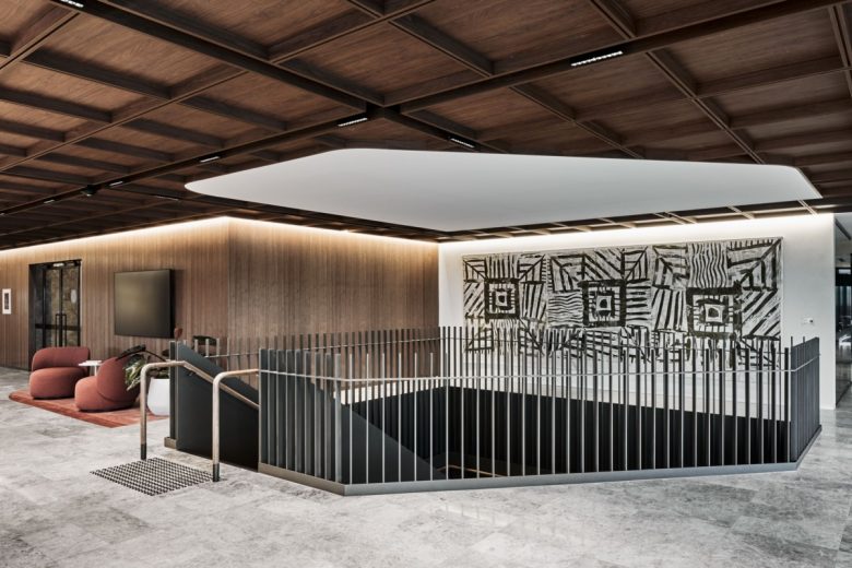 зона лестницы JLL