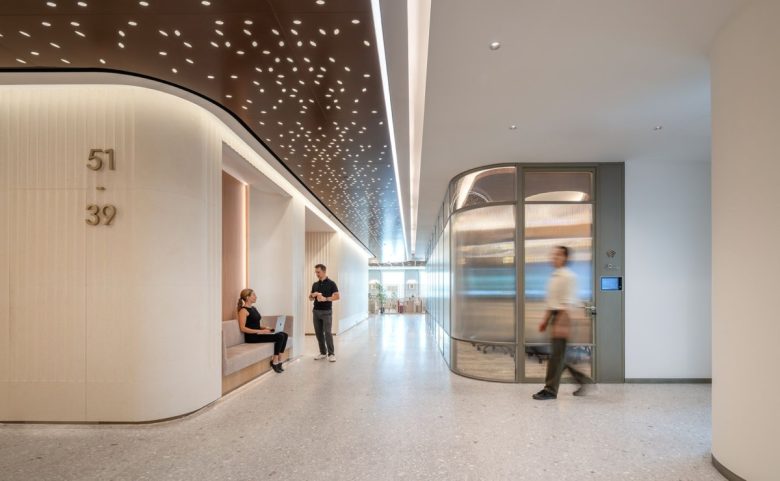 зона отдыха HKRI Taikoo Hui and Swire Properties Shared Offices