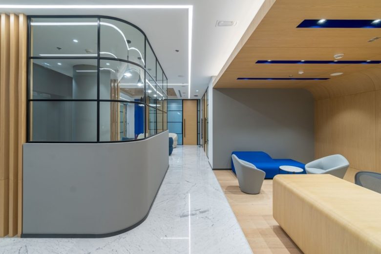 зона отдыха и кабины офисные Russell Reynolds Associates в Лондоне