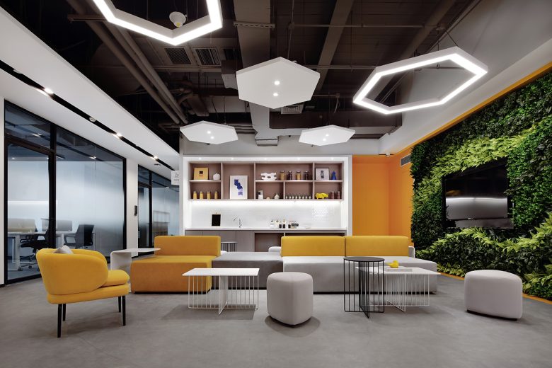 зона отдыха с диванами China Merchants Senlan Meihuan · Chuangku Co-working Space