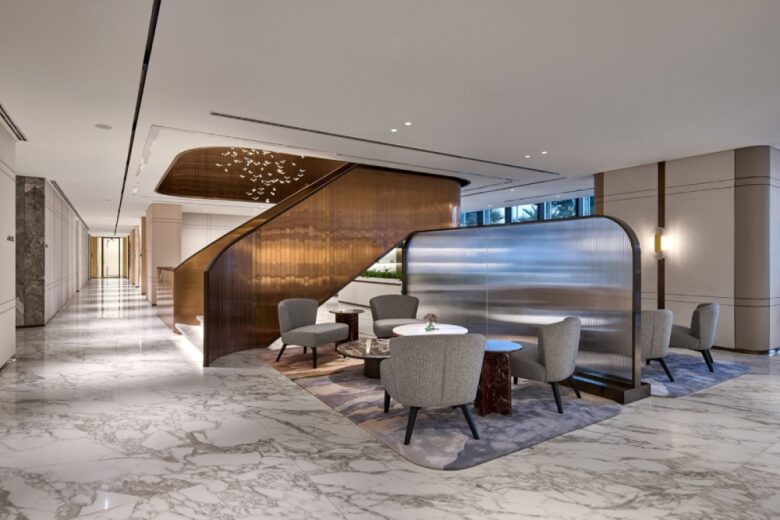 зона отдыха с перегородкой One Za’abeel Offices