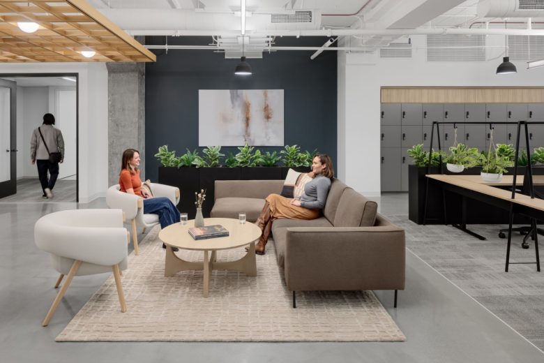 зона отдыха диван и кресла 180 Howard