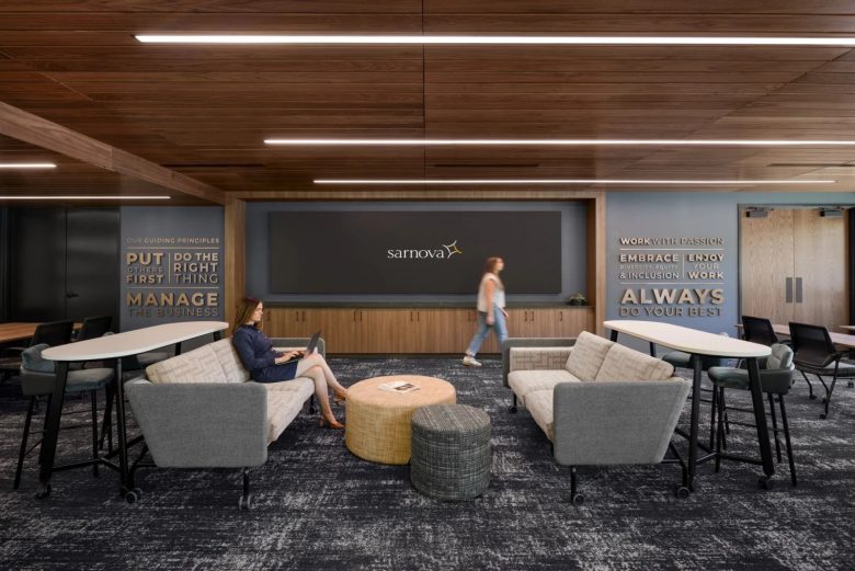 зона ожидания компании Sarnova